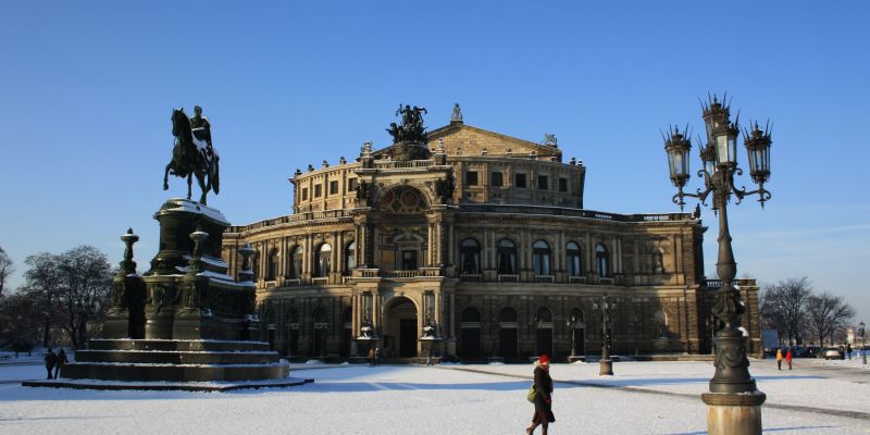 Dresden Semperoper im Winter
