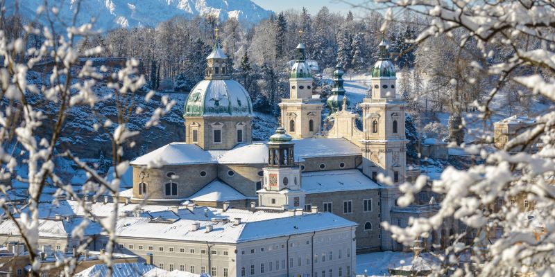 Salzburger Dom im Winter